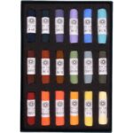 An open box of Les Darlow Landscape 18 set.