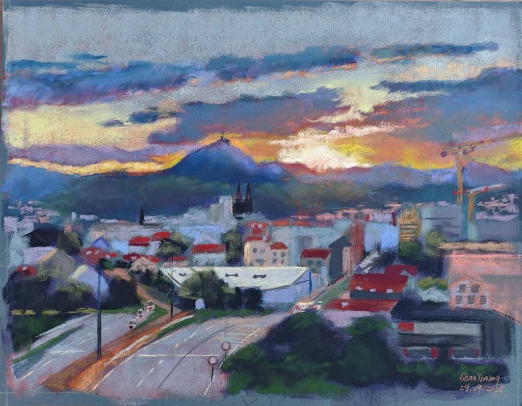 Sunset Puy de dôme by Kelly Quin